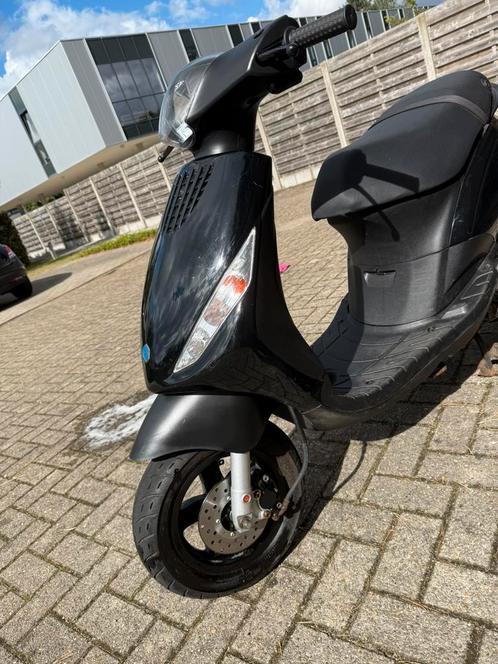 Piaggio Zip 4 takt, Fietsen en Brommers, Scooters | Piaggio, Gebruikt, Zip, Klasse A (25 km/u), Benzine, Ophalen