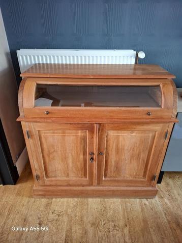 Kast/dressoir/buffet beschikbaar voor biedingen