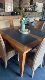 Vierkante tafel (1,40x1,40 M) en/of 6 SAM-stoelen, Huis en Inrichting, Ophalen, Zo goed als nieuw
