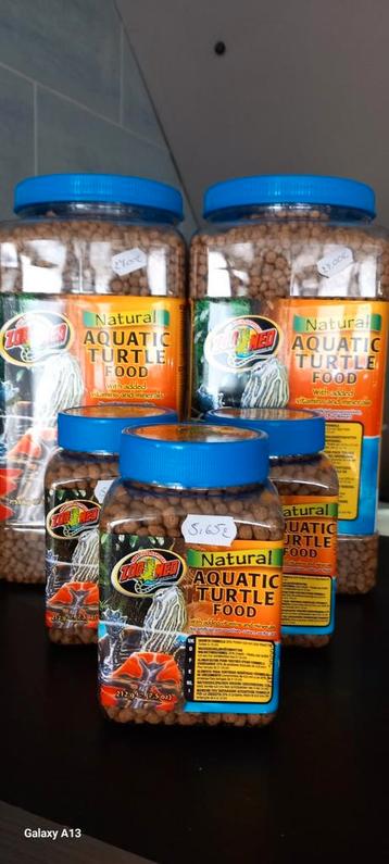 Zoo med naturel aquatic turtle food beschikbaar voor biedingen