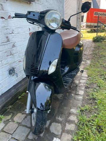 Scooter A klasse Met papieren beschikbaar voor biedingen