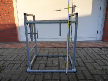 Metalen frame voor (auto)motorblok beschikbaar voor biedingen