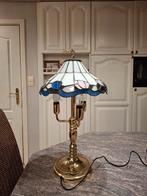Tafel lampje met glazen kap is geen brons maar messing, Ophalen