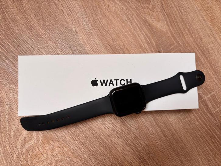 Apple watch SE (2023) - 44mm Midnight, Handtassen en Accessoires, Smartwatches, Gebruikt, iOS, Zwart, Ophalen of Verzenden