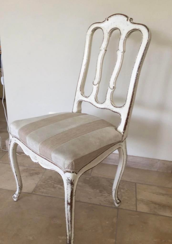 Chaises de styles anciennes Lin, Enlèvement