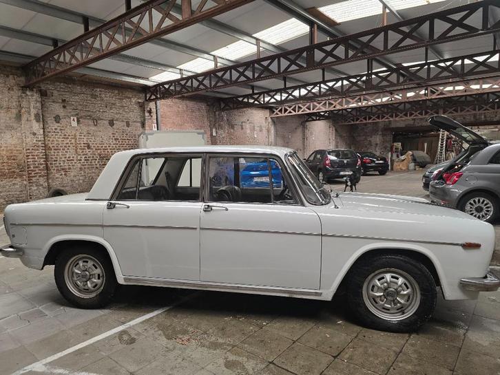 Lancia Fulvia, Autos, Oldtimers & Ancêtres, Particulier, Lancia, Essence, Berline, 4 portes, Boîte manuelle, Blanc, Noir, Traction avant