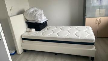 Witte, eenpersoons boxspring., Enlèvement, Comme neuf, Une personne