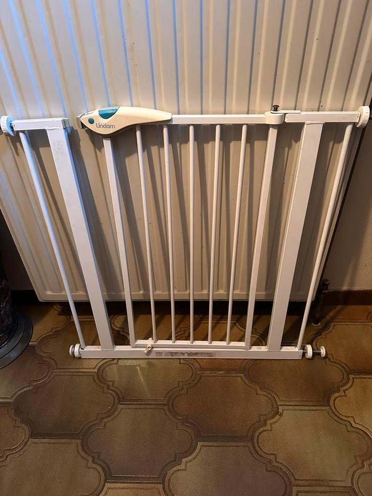 LINDAM veiligheidshekje voor trappen of deuropeningen., Enfants & Bébés, Barrières, Comme neuf, Barrière de sécurité, Enlèvement ou Envoi