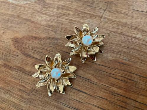 Vintage Yves Saint Laurenr oorclips van de jaren '80-''90, Handtassen en Accessoires, Oorbellen, Zo goed als nieuw, Knopjes of Stekers