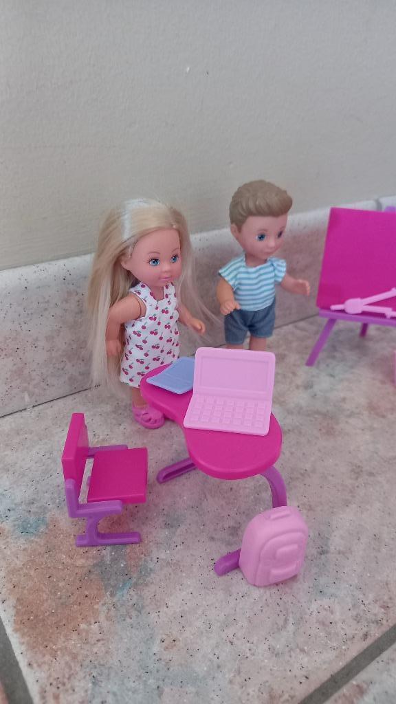 Evi Love school Fun, Kinderen en Baby's, Speelgoed | Poppen, Zo goed als nieuw, Overige typen, Ophalen of Verzenden