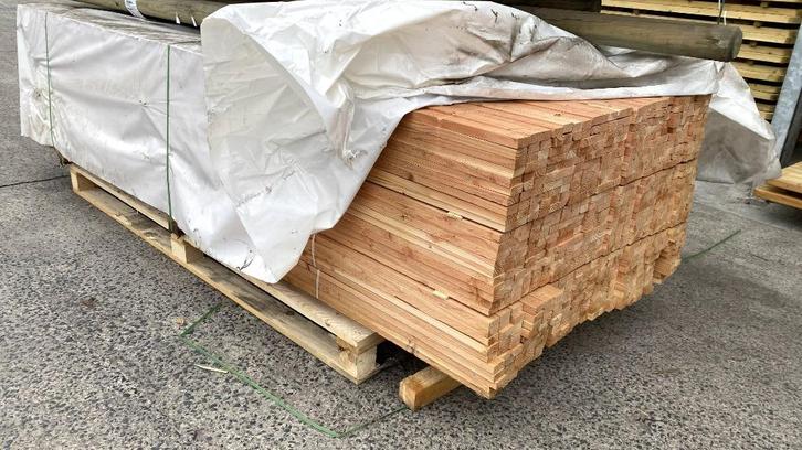 Douglas Geschaafde Regels 2,2 x 4,5 x 300cm (696 stuks), Doe-het-zelf en Bouw, Hout en Planken, Nieuw, Plank, Overige houtsoorten