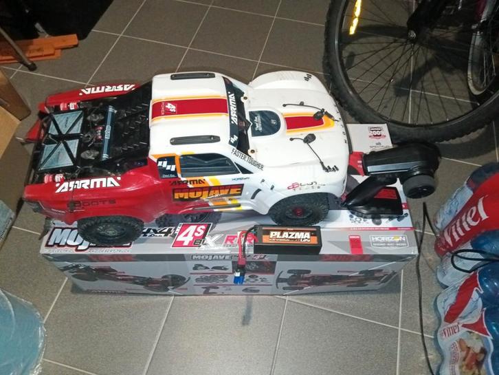 Arrma mojave 4s, Hobby en Vrije tijd, Modelbouw | Radiografisch | Auto's, Zo goed als nieuw, Ophalen of Verzenden