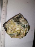 granaat grossulaar aluminium ijzer magnesium 247 gram Mali, Verzamelen, Ophalen of Verzenden