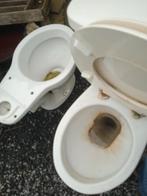 2 gratis staande toiletten...1 achter...1 onderuitgang, Ophalen, Zo goed als nieuw