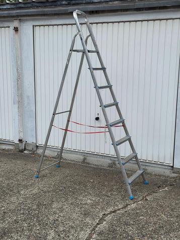 Huishoudtrap - trapladder 8 treden ALU beschikbaar voor biedingen