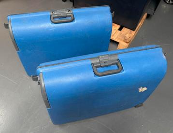 2 stevige reiskoffers Carlton beschikbaar voor biedingen