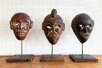 3 Antieke Himalaya maskers, Ophalen