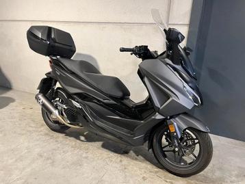 Honda Forza 125 met arrow uitlaat in showroomstaat, Scooter, Entreprise, 125 cm³, Jusqu'à 11 kW