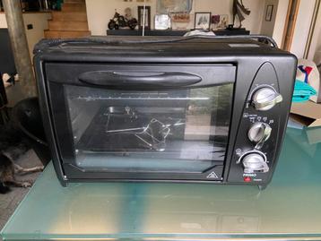 Mini-oven beschikbaar voor biedingen