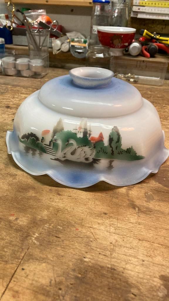 twee Antieke opaalglazen lampekapjes., Antiek en Kunst, Antiek | Verlichting, Ophalen