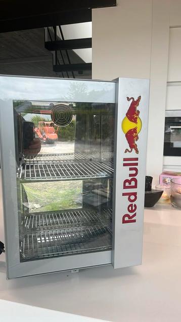Redbull mini koelkast beschikbaar voor biedingen