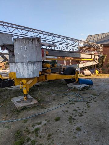 Bouwkraan Tecnolift 3000 beschikbaar voor biedingen