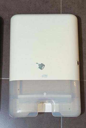 2 x Tork Xpress Distributeur murale H3 beschikbaar voor biedingen