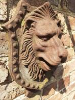 Bouche de fontaine en fonte, blason ,tête de lion., Jardin & Terrasse, Enlèvement ou Envoi, Comme neuf, Fonte, Fontaine