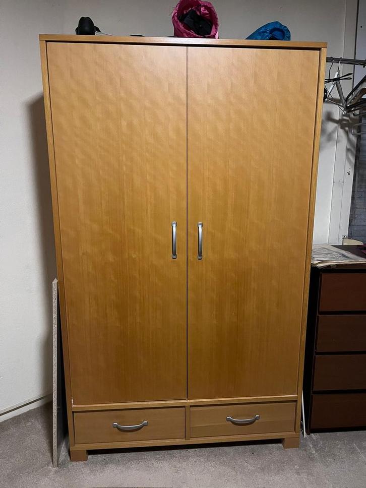 stevige houten kleerkast met veel opbergruimte, Maison & Meubles, Armoires | Penderies & Garde-robes, Comme neuf, Enlèvement