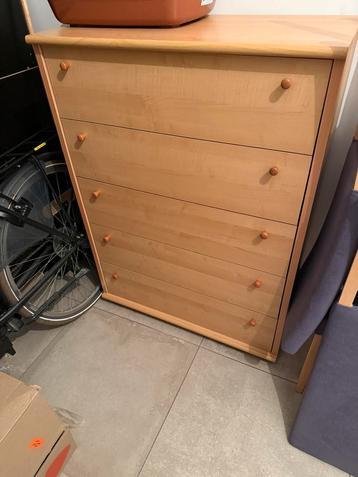 Ladekast met 5 lades beschikbaar voor biedingen