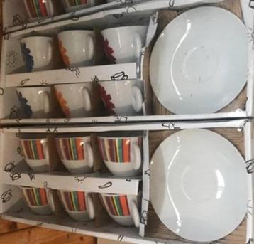 14x Set Van 6 Kopjes met Schotels beschikbaar voor biedingen