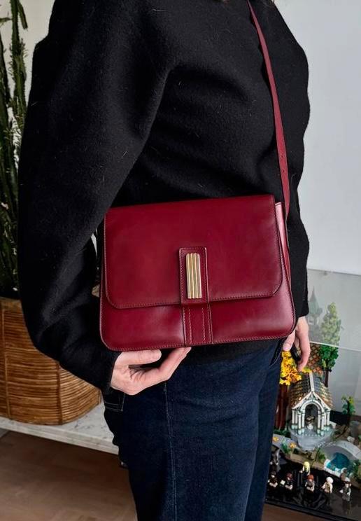 Seventies Delvaux met certificaat, Handtassen en Accessoires, Tassen | Schoudertassen, Gebruikt, Overige merken, Rood, Leer, Ophalen of Verzenden