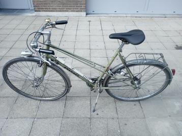 Vélo vintage de marque Peugeot mis au point beschikbaar voor biedingen