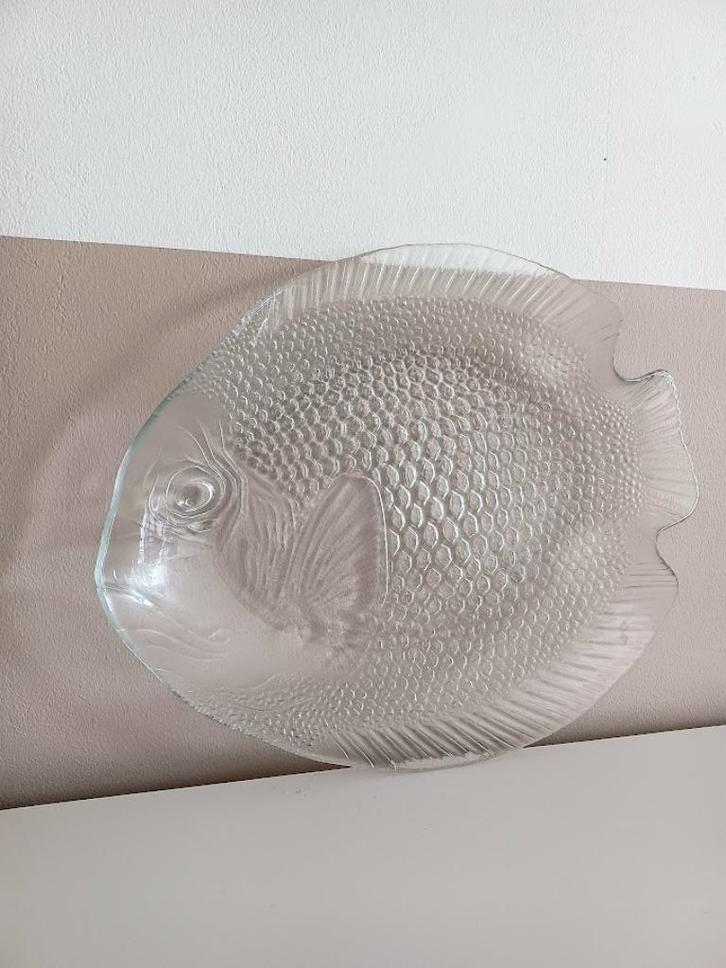 Vintage Arcoroc visservies (1 serveerschaal + 6 borden), Huis en Inrichting, Keuken | Servies, Zo goed als nieuw, Compleet servies