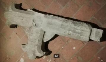 Antiek kruis in natuursteen beschikbaar voor biedingen