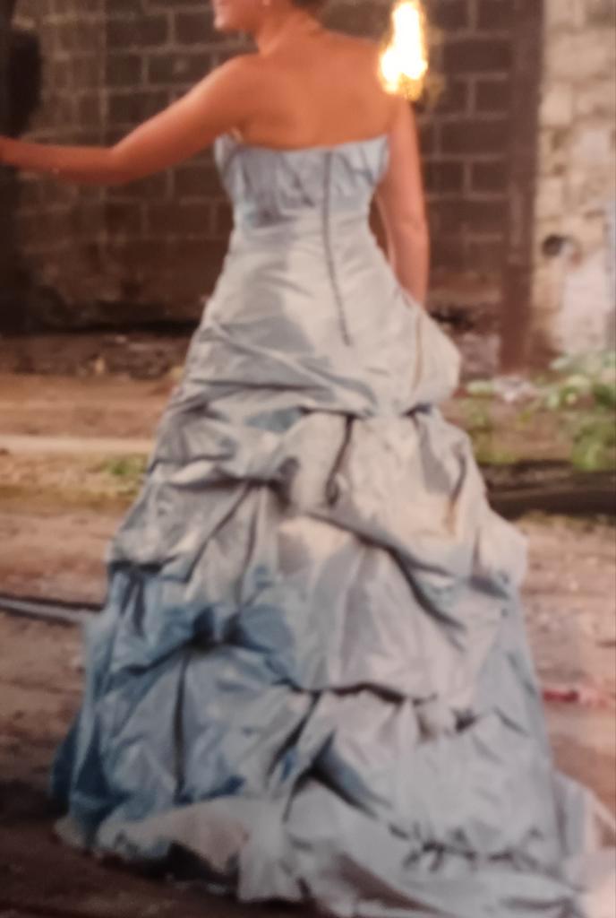 Trouwkleed speciaal zilver-blauw maat 38, Kleding | Dames, Trouwkleding en Trouwaccessoires, Trouwjurk, Blauw, Ophalen