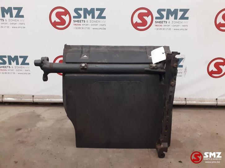 Occ spatbord met steun side skirt links achter, Auto-onderdelen, Vrachtwagen-onderdelen, Mercedes-Benz, Carrosserie en Plaatwerk