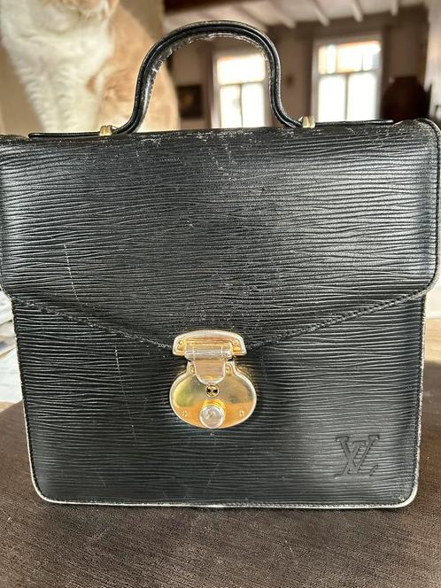 Louis Vuitton handtas., Handtassen en Accessoires, Tassen | Damestassen, Gebruikt, Overige typen, Overige kleuren, Ophalen of Verzenden