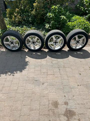 Banden op velg 205/50 R16 beschikbaar voor biedingen