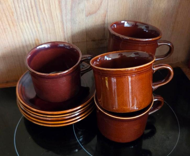 Fina kop en schotel  (5 stuks), Huis en Inrichting, Keuken | Servies, Zo goed als nieuw, Kop(pen) en/of Schotel(s), Aardewerk