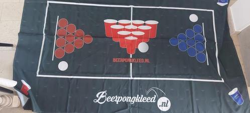 Nappe de bière-pong + ensemble de tasses de bière-pong, Hobby & Loisirs créatifs, Jeux de société | Autre, Utilisé, Cinq joueurs ou plus