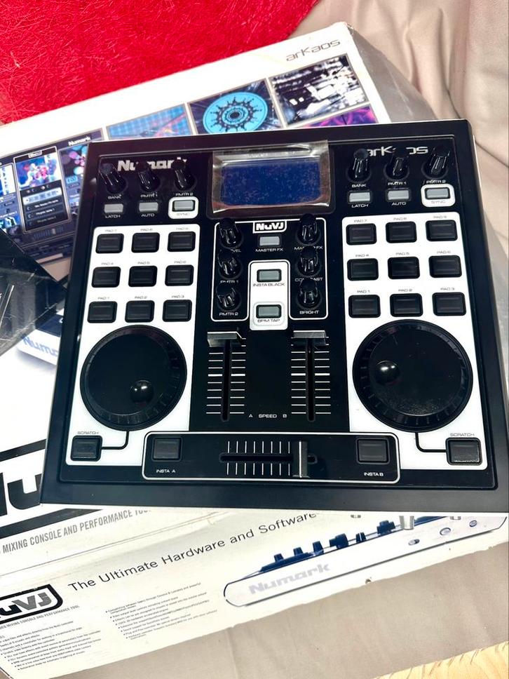 Numark NuVj Mengpaneel / Controller Arkaoss, Muziek en Instrumenten, Dj-sets en Draaitafels, Zo goed als nieuw, Numark, Ophalen of Verzenden
