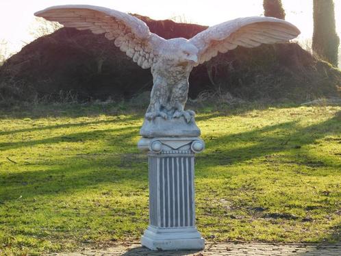 Adelaar XXL op Sokkel - 160 cm - Volledig Steen, Tuin en Terras, Tuinbeelden, Nieuw, Steen, Ophalen of Verzenden