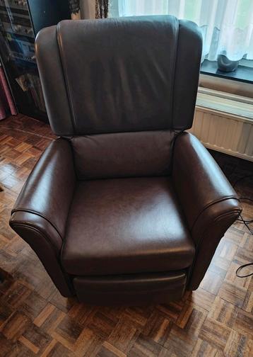 Brune Relaxzetel  beschikbaar voor biedingen