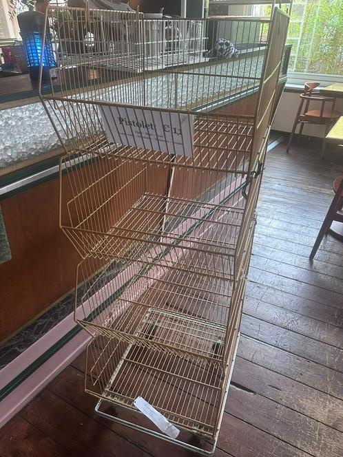 Metalen mandjes op wielen, Huis en Inrichting, Kasten | Stellingkasten, Gebruikt, Ophalen
