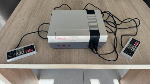 Nintendo nes avec 2 manettes, Consoles de jeu & Jeux vidéo, Consoles de jeu | Nintendo NES, Utilisé, Avec 2 manettes