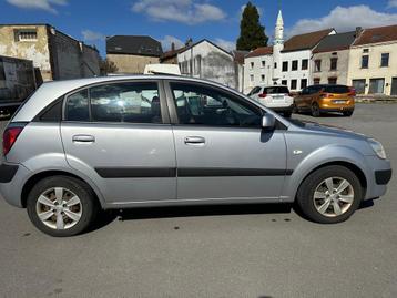 Kia rio pret à immatriculé, Autos, Argent ou Gris, Achat, 129 g/km, Boîte manuelle