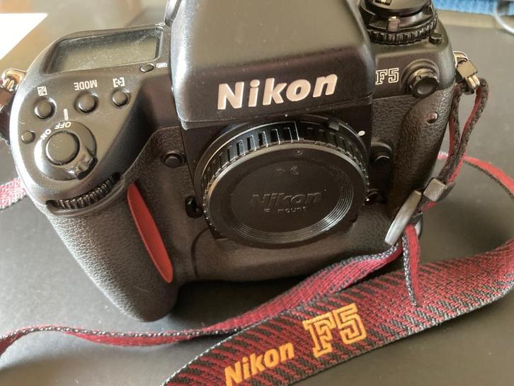 Bloedmooie nikon F5 met 3 zoekers, Audio, Tv en Foto, Fotocamera's Analoog, Zo goed als nieuw, Spiegelreflex, Nikon, Ophalen of Verzenden