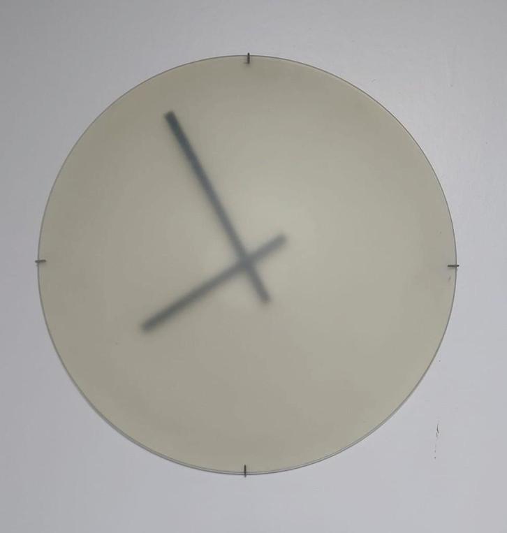 Dutch design klok - designum, Huis en Inrichting, Woonaccessoires | Klokken, Zo goed als nieuw, Wandklok, Analoog, Ophalen of Verzenden