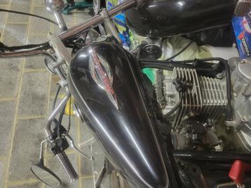 Toutes pieces moto suzuki maraudeur 125cc a vendre, Particulier